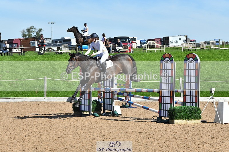 230903A-112512-03900 - Cls 13 1.05m Amateur Quali