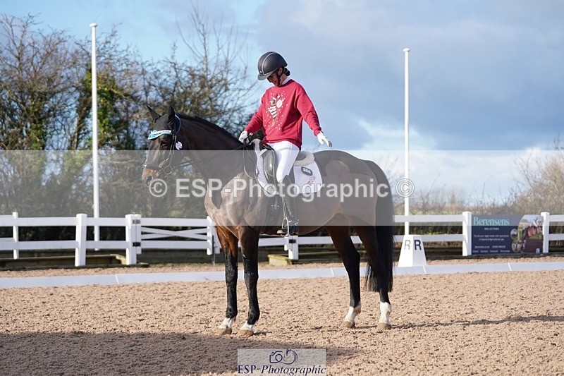 241214-135118-00677 - 132-Alys.Matravers-VORVASHILL.VERTIGO