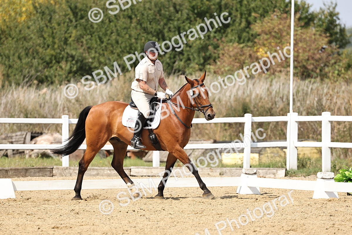 SBM_018749 - Class 16 - Novice 5 - 12.08-13.11