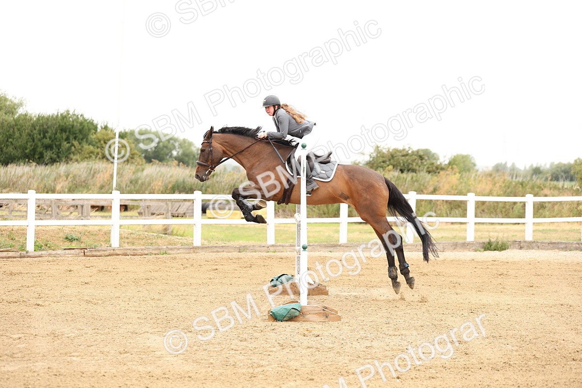 SBM_024005 - Class 6 - Senior Newcomers 1.10m