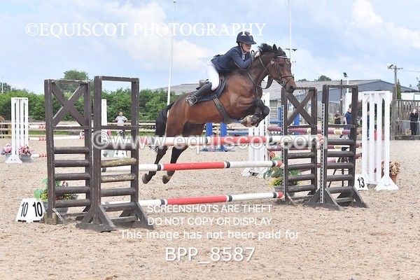 BPP_8587 - CLASS 19 SUN Pony Foxhunter/ 1.10m Open