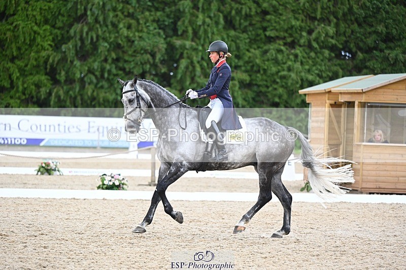 240524-141315-10161 - 529-SBH_BIG_WALL-Izzy_Taylor