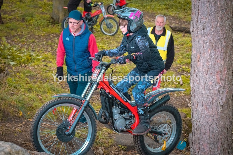 DSCF0270 - Ripon MC Trial 27/09- kids
