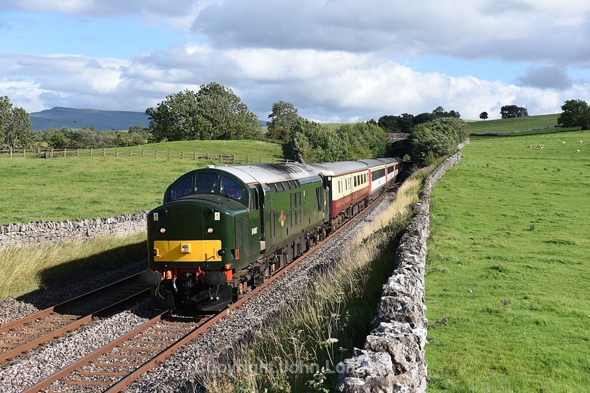 JL - 28.7.20 D6817 / 37521 1Z45 16:12 Skipton - Appleby Crosby Garrett - Crosby Garret Tunnel