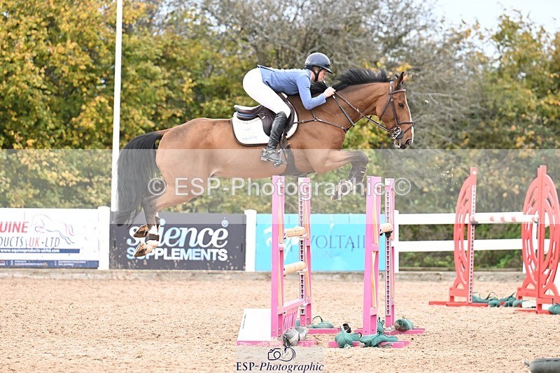 251022-141402-00611 - Cls 6 Snr Foxhunter 1.20m