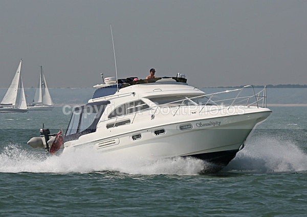 120810 SERENDIPITY WT7A0297 - Flybridge Cruisers