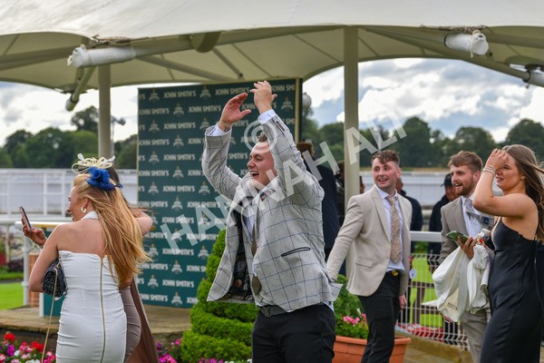 150723-Race 7-Roundhay Park-8925 - Race 7 5.30 pm John Smith's Sprint Handicap