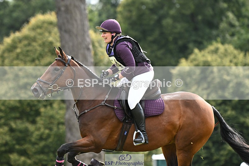 240825X-170731-37417 - 80cm XC 16.30 to 17.30