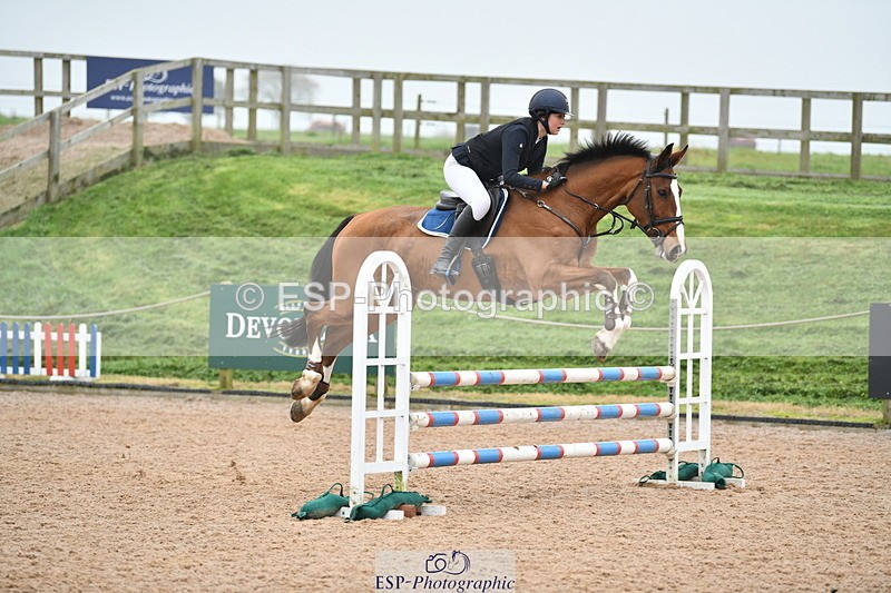 241102A-111257-04225 - SAT Cls 9 British Novice and 90cm Open