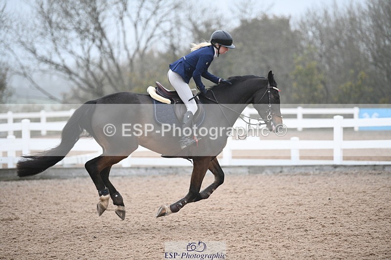 241103A-112122-07770 - SUN Cls 21 Snr Newcomers and 1.10m Open