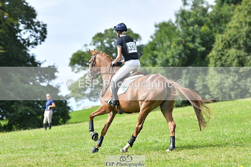 240804-103715-10424 - 353-Maja_Hullah-ORANJE_SPR