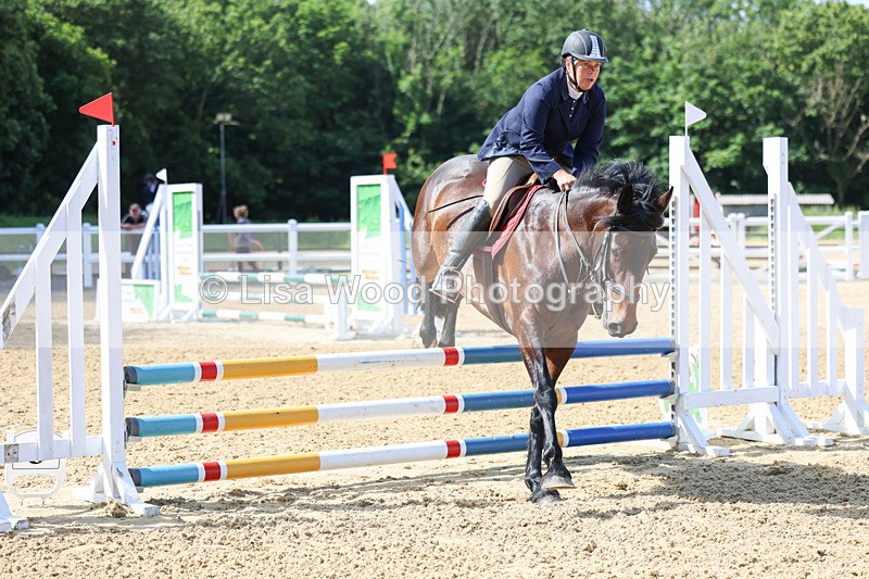 3E7A2665 - Class 2: 70cm Juniors and Seniors