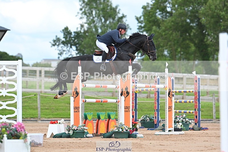 230721A-155104-07458 - Cls 10, 2 Star Big 1.45m Start to break