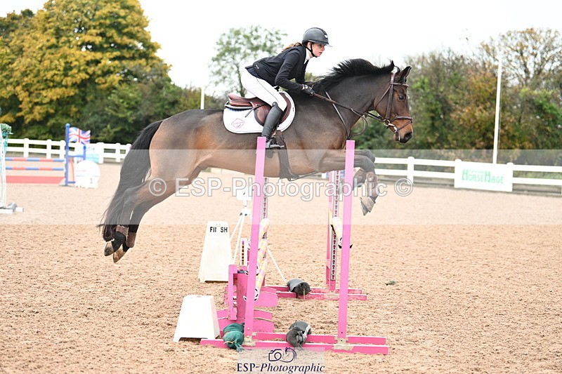 241023A-111802-00510 - Cls 1 British Novice and 90cm Open