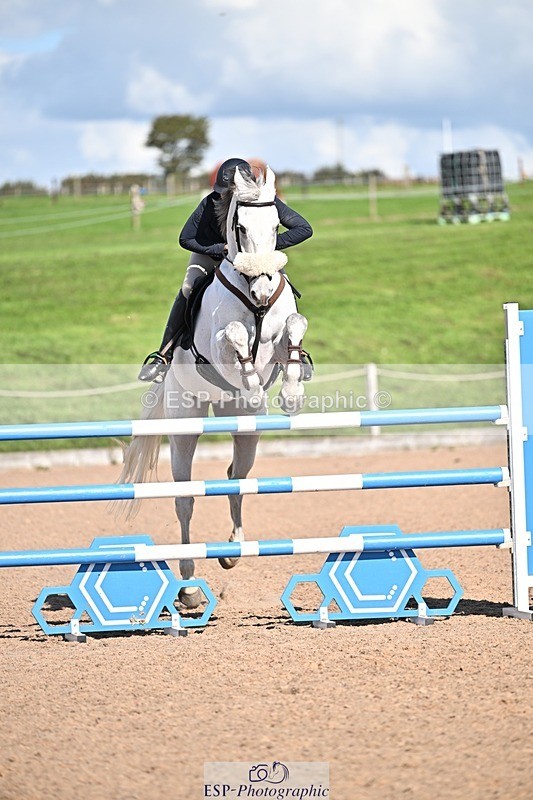 250924-141134-00547 - Cls 6 Foxhunter and 1.20m Open