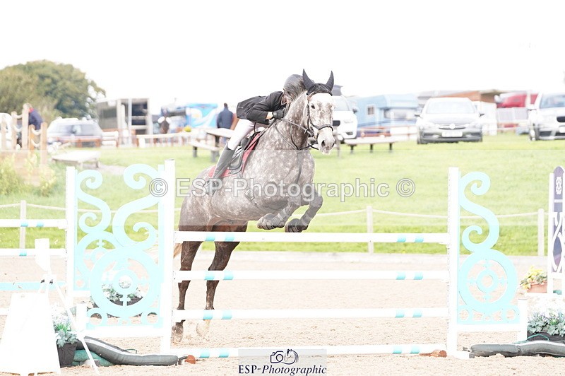 241004A-143950-00769 - Fri 04 Snr Fox & 1.20m Open