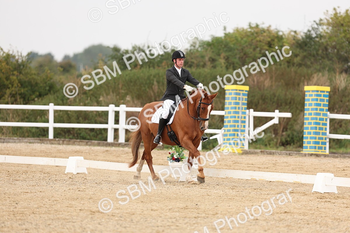 SBM_01558 - Class 9 - Novice 27 Champs