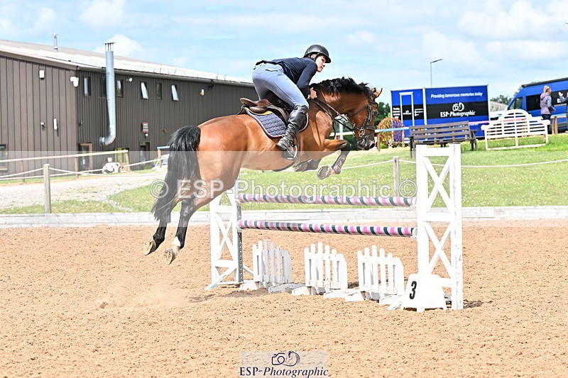 240608A-134138-02633 - Cls 4 Snr Newcomers and 1.10m Open