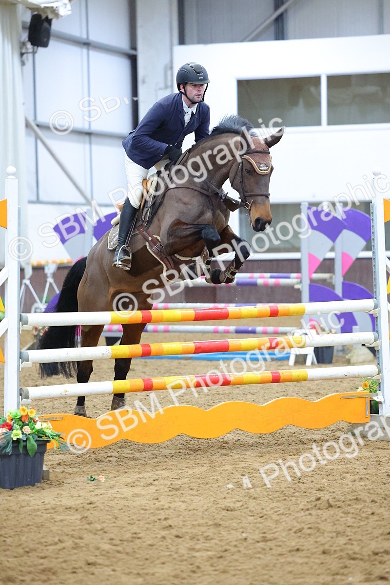 1I0A4818 - Class 9 - Senior Newcomers/ 1.10m Open
