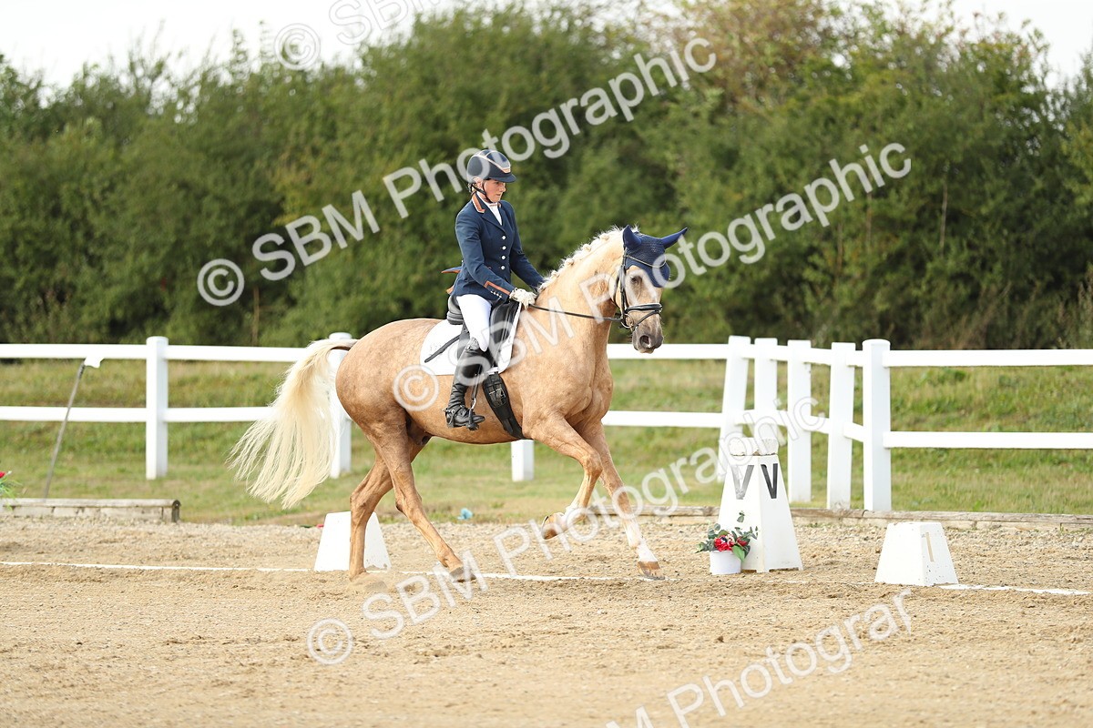 SBM_018503 - Class 14 - Novice 23 - 15.16-16.19