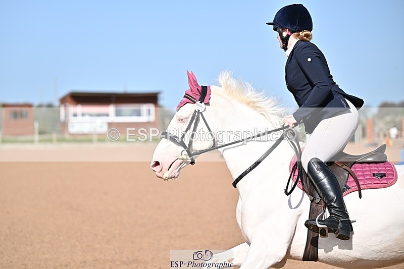 260408-103008-00170 - Cls 2 British Novice and 90cm
