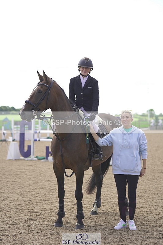 230806A-120106-01688 - Cls 13 Snr Newcomers & 1.10m Open