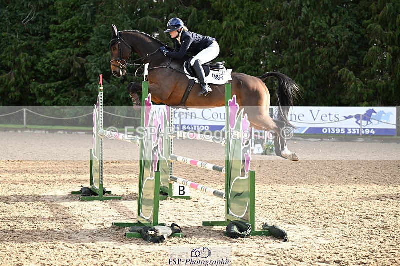 251024A-102829-06456 - B-140-Charlotte.Ward