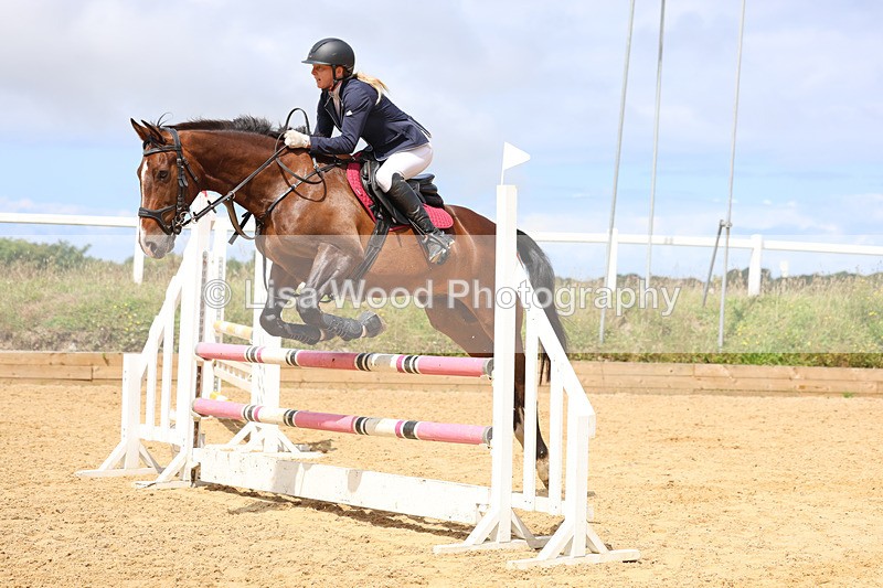 3E7A9918 - Class 9: Senior British Novice/90cm open