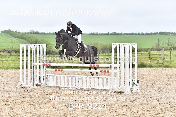 BPP_9224 - CLASS 30 SUN Senior Newcomers/ 1.10m Open