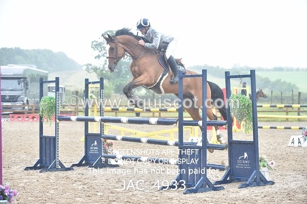 JAC_4933 - CLASS 16 SUN Senior Newcomers/ 1.10m Open