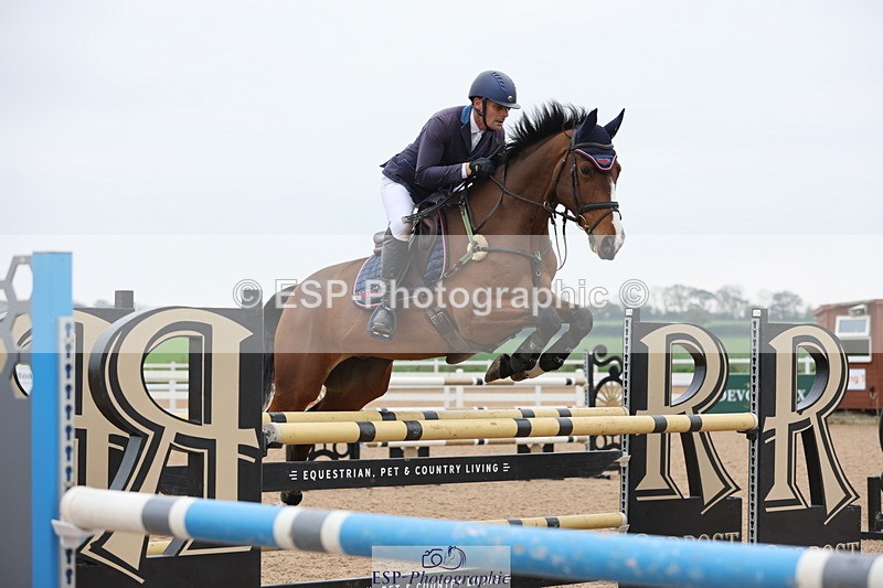 241101A-130357-01933 - FRI Cls 6 Foxhunter and 1.20m Open