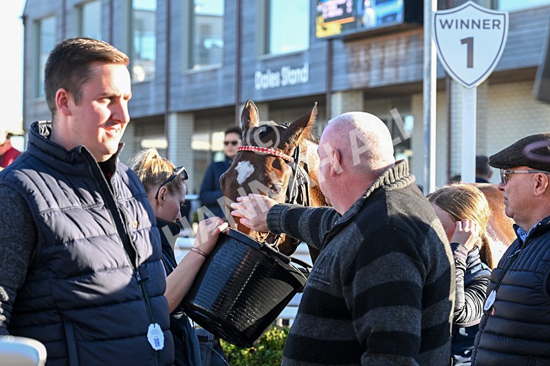 291024-Race 4-Rwenearlytheredad-6126 - Race 4