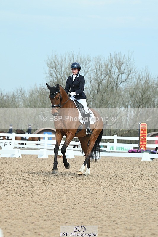 250403-103117-01414 - 036-Abbie.Newbury-Seagry.Viceroy