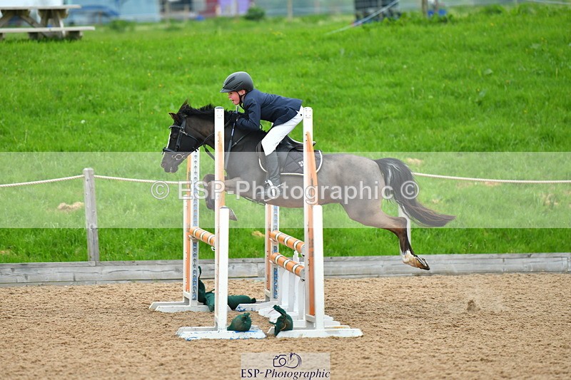 230513A-091137-00060 - Cls 11 Stepping Stones 128+138cm