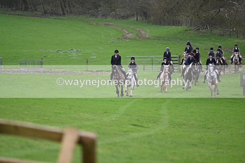 WJ6_9081 - Line Three