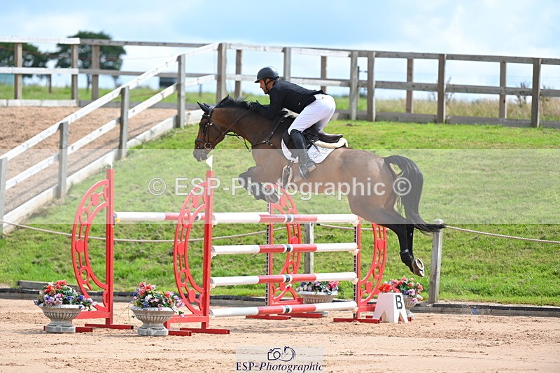 230721A-110342-05538 - Cls 6, 2 Star Medium 1.35m