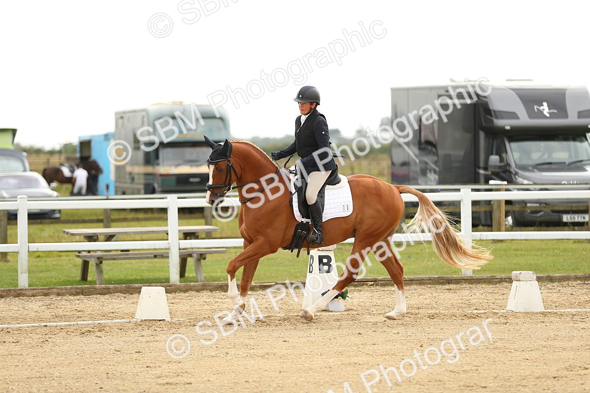 SBM_017702 - Class 13 - Novice 23 - 14.27-15.16