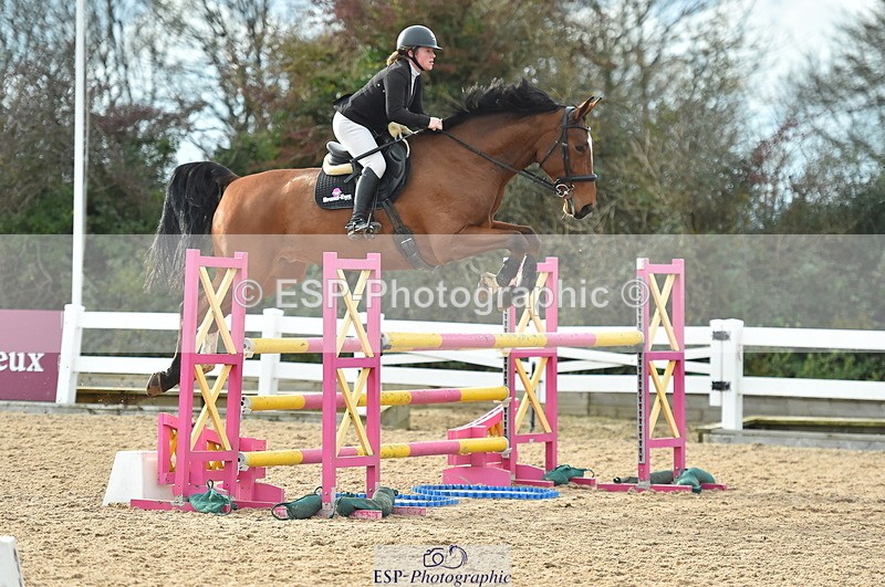 231111A-125308-01975 - Cls 12 Newcomers & 1.10m Open