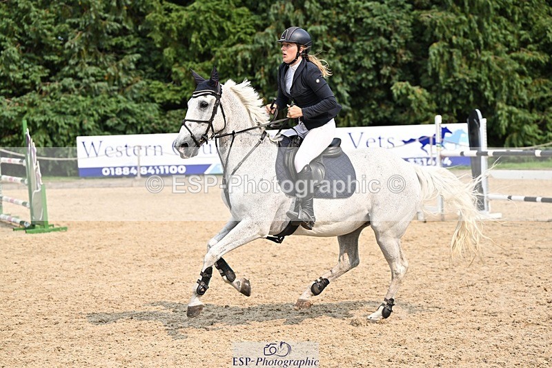 240818-153920-05266 - Cls 12A Snr Foxhunter & 1.20m Open