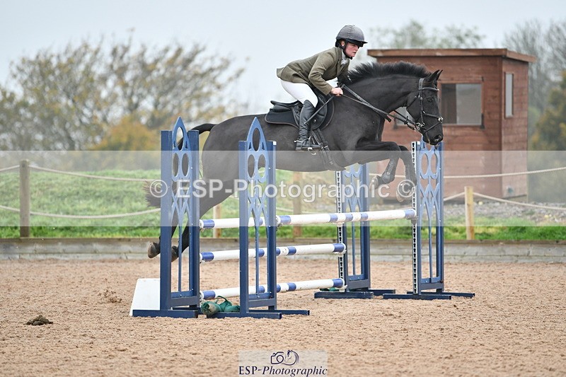 241102A-105845-04147 - SAT Cls 9 British Novice and 90cm Open