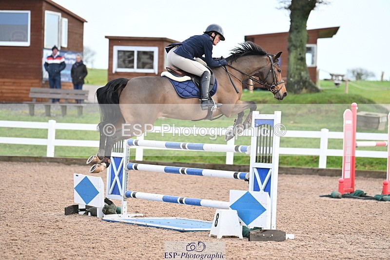 231209A-120515-01703 - Cls 12 Newcomers & 1.10m Open