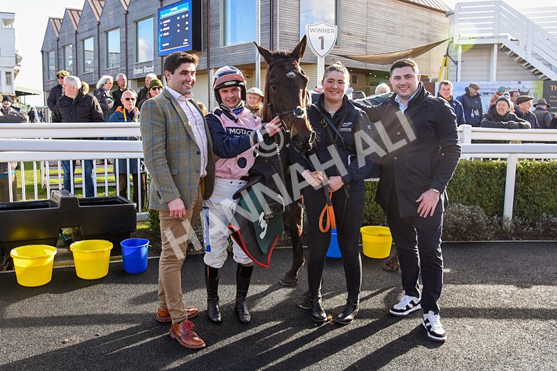 120224-Race 1-Pickanumber-6413 - Race 1