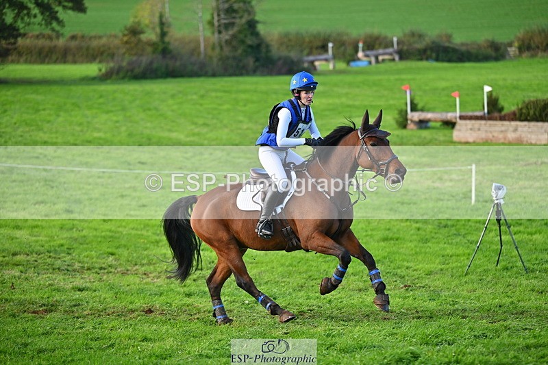 251025A-155859-21523 - G-516-Zara.Bucknell