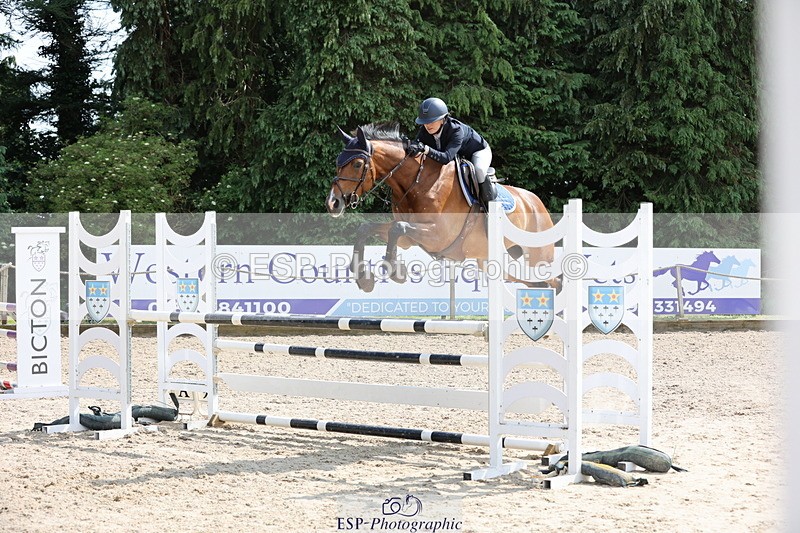 250614A-160524-08210 - Cls 30 1.05m Amateur Q and Open