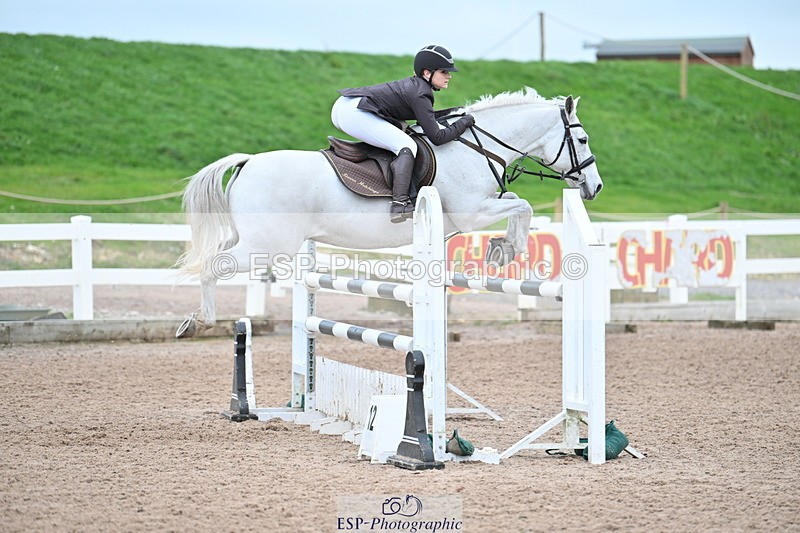 231119A-115252-05530 - Sun Cls 5 Newcomers & 1m Open