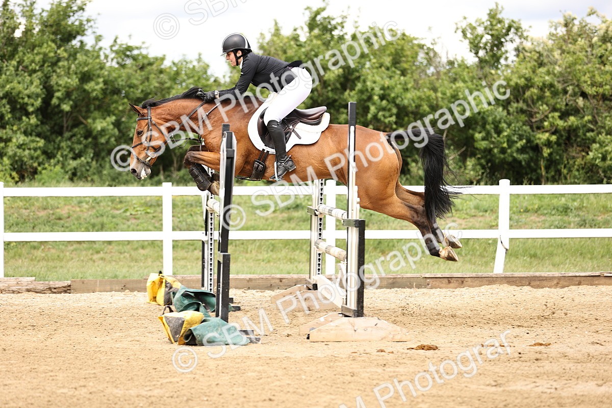 SBM_003168 - Class 11 - Senior Newcomers - 1.10m