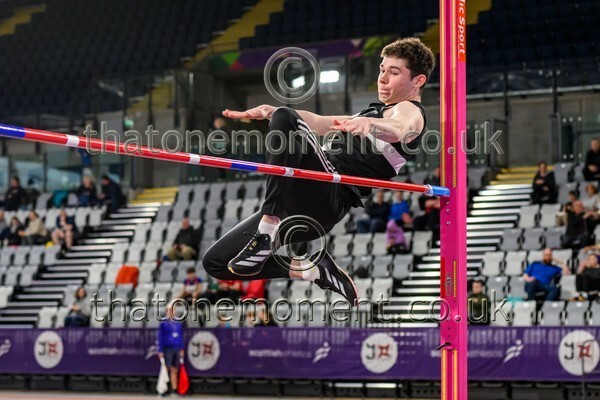 AgeInd25SAT-918693 - Field Male