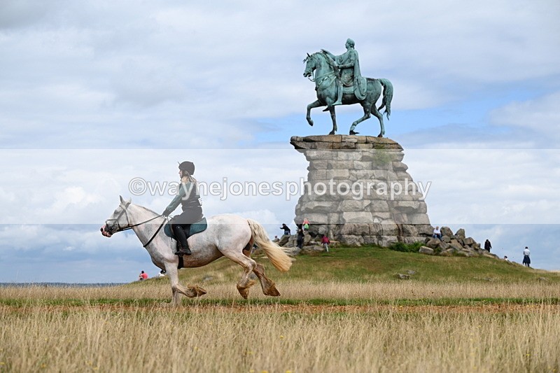 DSC_6951 - Time at Statue 12:45 to 13:15