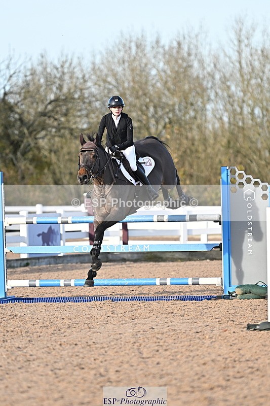 241113A-142505-00875 - Cls 05A&B Snr Fox & 1.20m Open