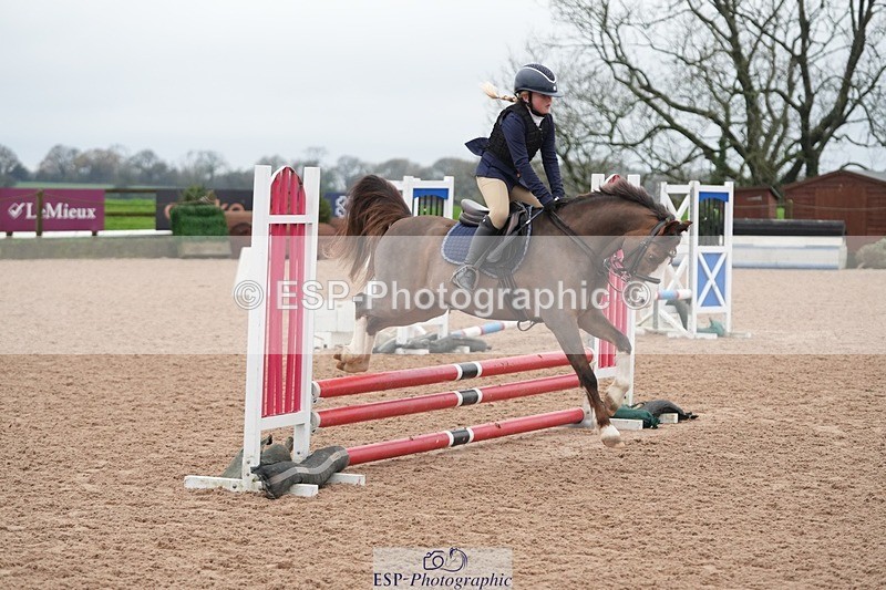 251116-095716-01466 - Cls 18 Clear Round 50cm